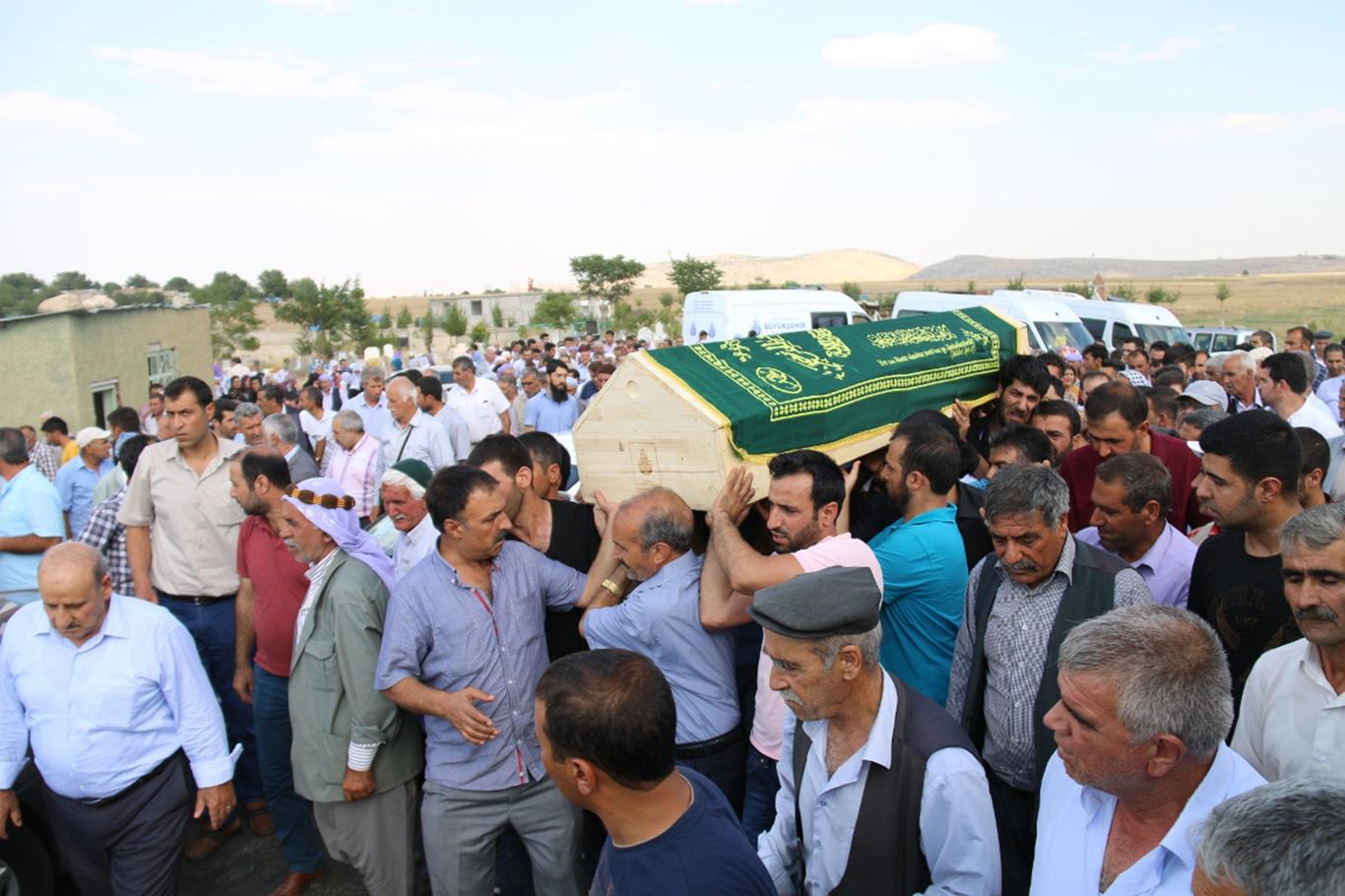 Darbecilerin katlettiği Askeri Çoban defnedildi Darbecilerin katlettiği Askeri Çoban defnedildi